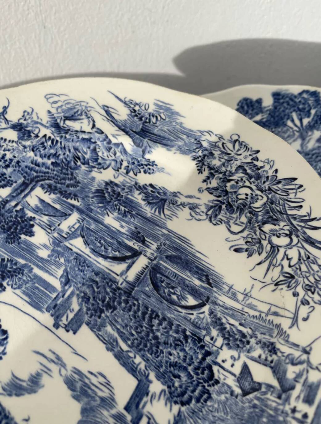 4 flat plates Gien iron earth