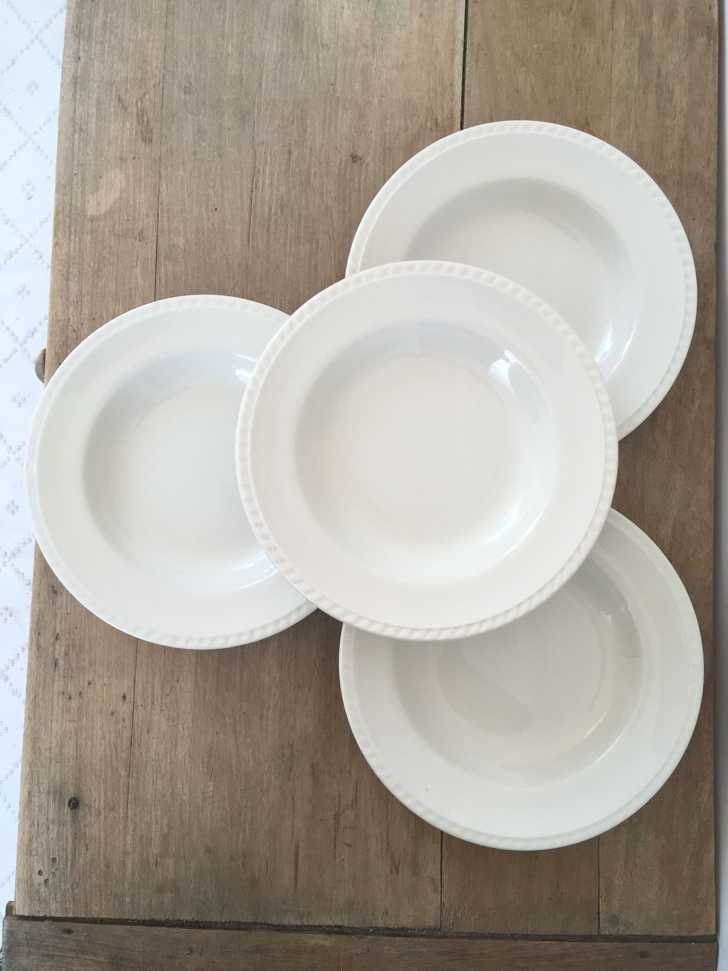 Oxford White Hollow Plates