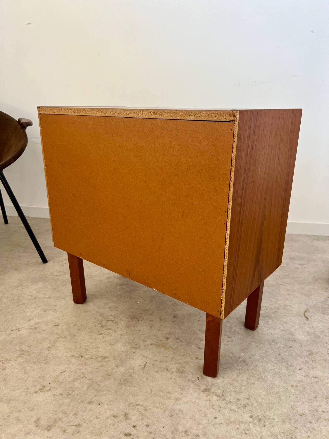 Small chest of drawers or bedside table in teak, Scandinavian design from the 70s vintage