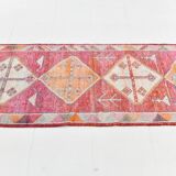 Rare Couloir Vintage Anatolie | Rose & Saumon Tones Runner Rug, 90x370 Cm