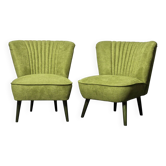 Paire de chaises cocktail vert forêt en tissu et bois, années 1950, dossier coquille cannelé