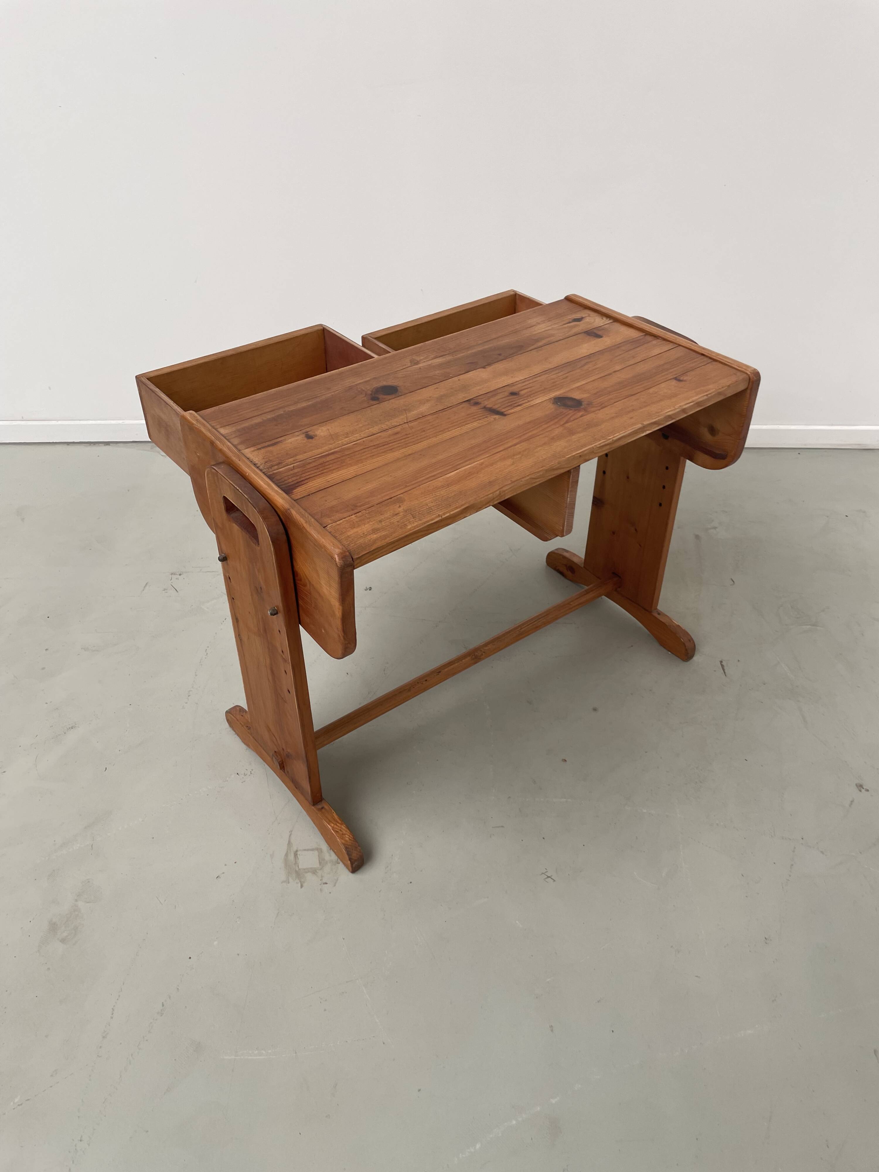 Children's pine desk from the 80s