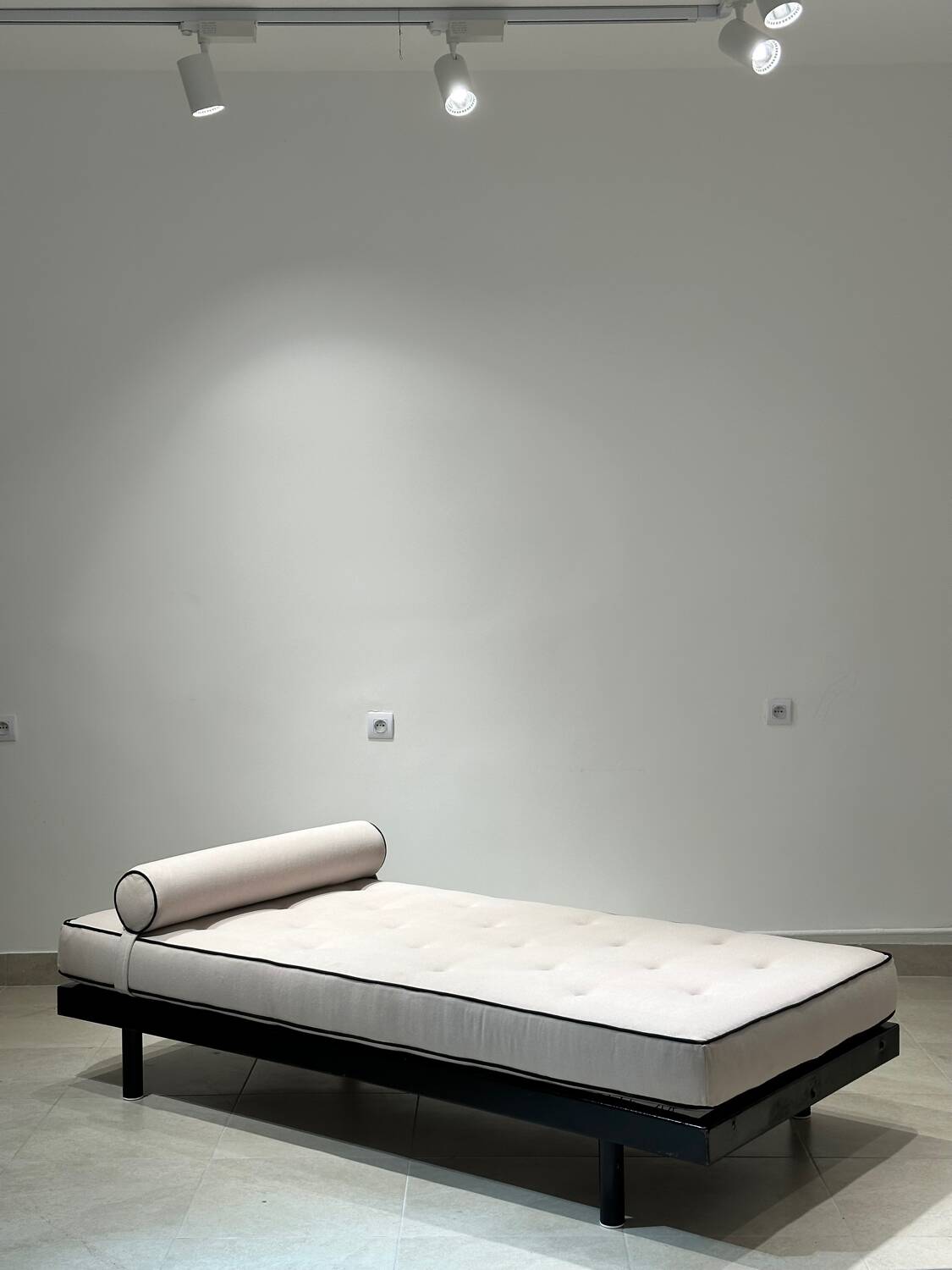 Scalable bed by Jean Prouvé