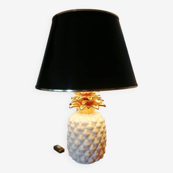 Vintage white and gold ceramic pineapple lamp