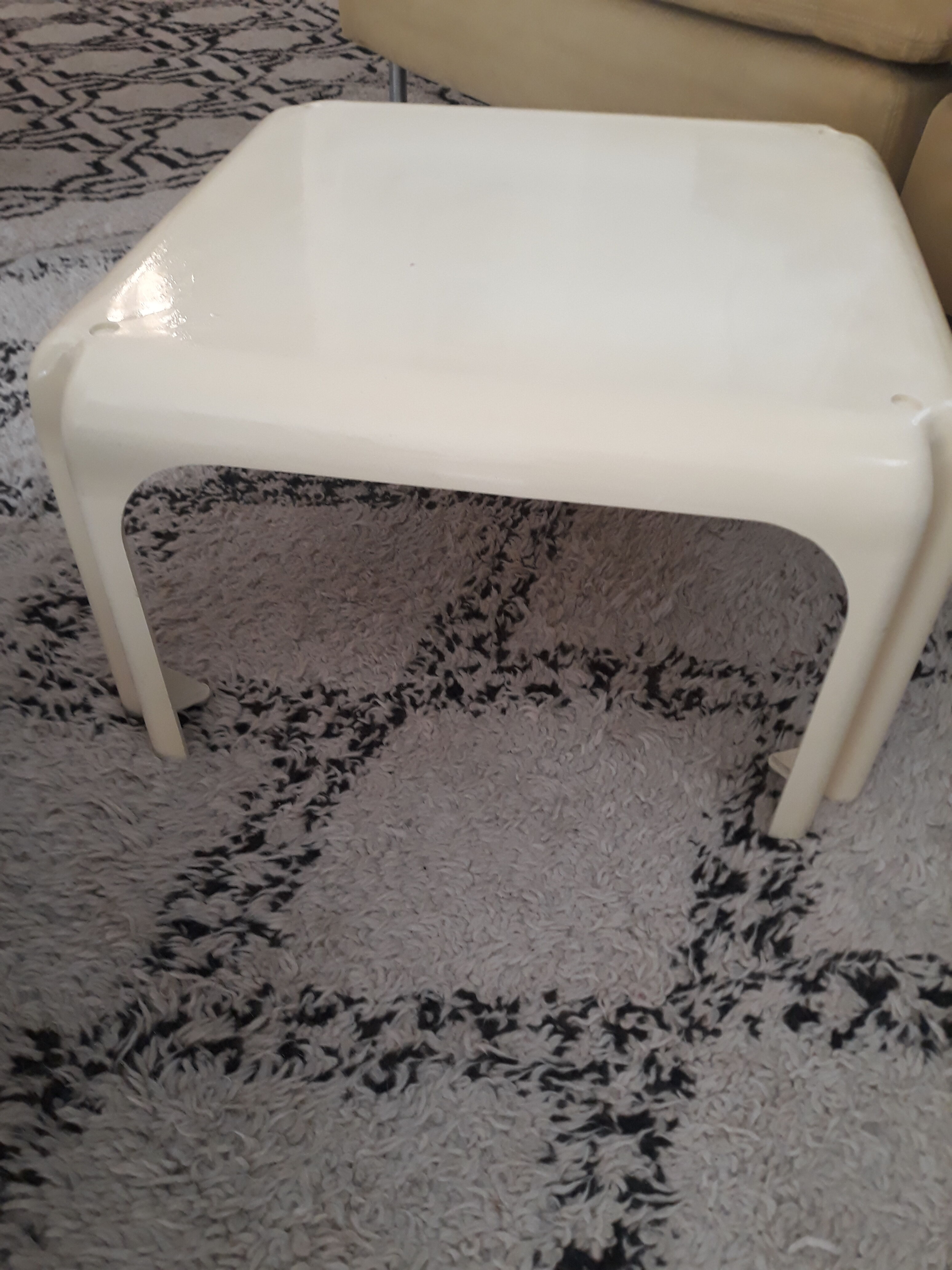 Table basse d'appoint Elena de Vico Magistretti