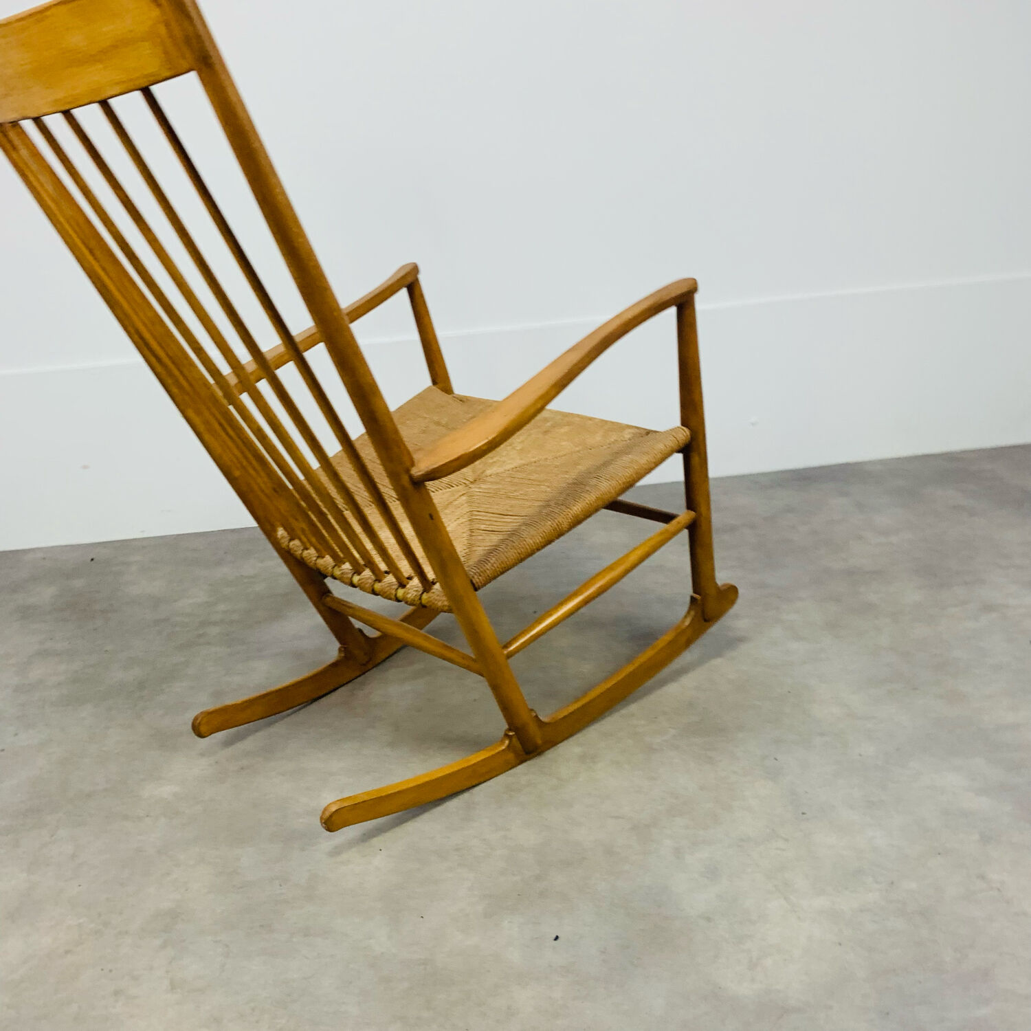 Rocking chair Hans Wegner J16 Scandinavian