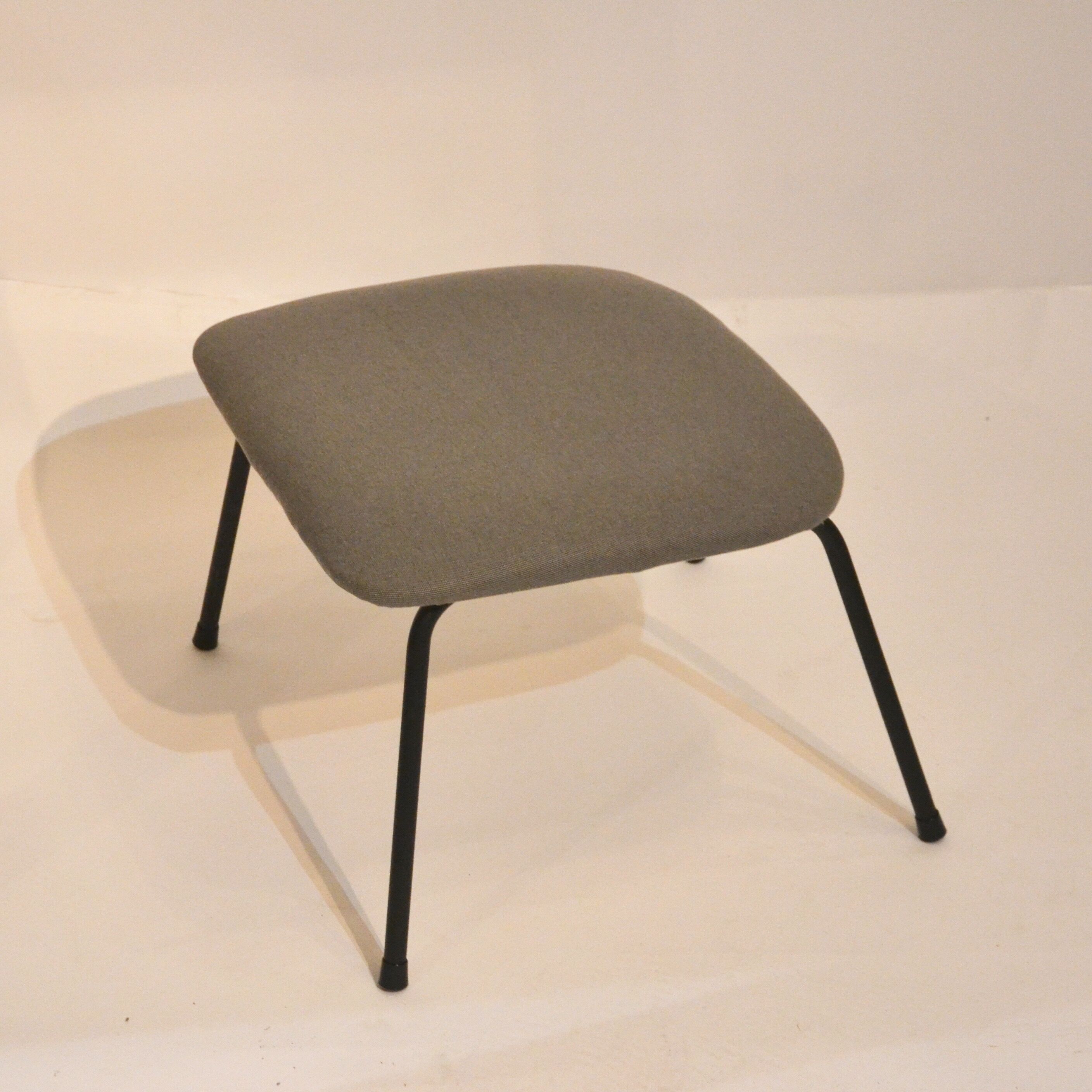 Modernist footrest re-paper