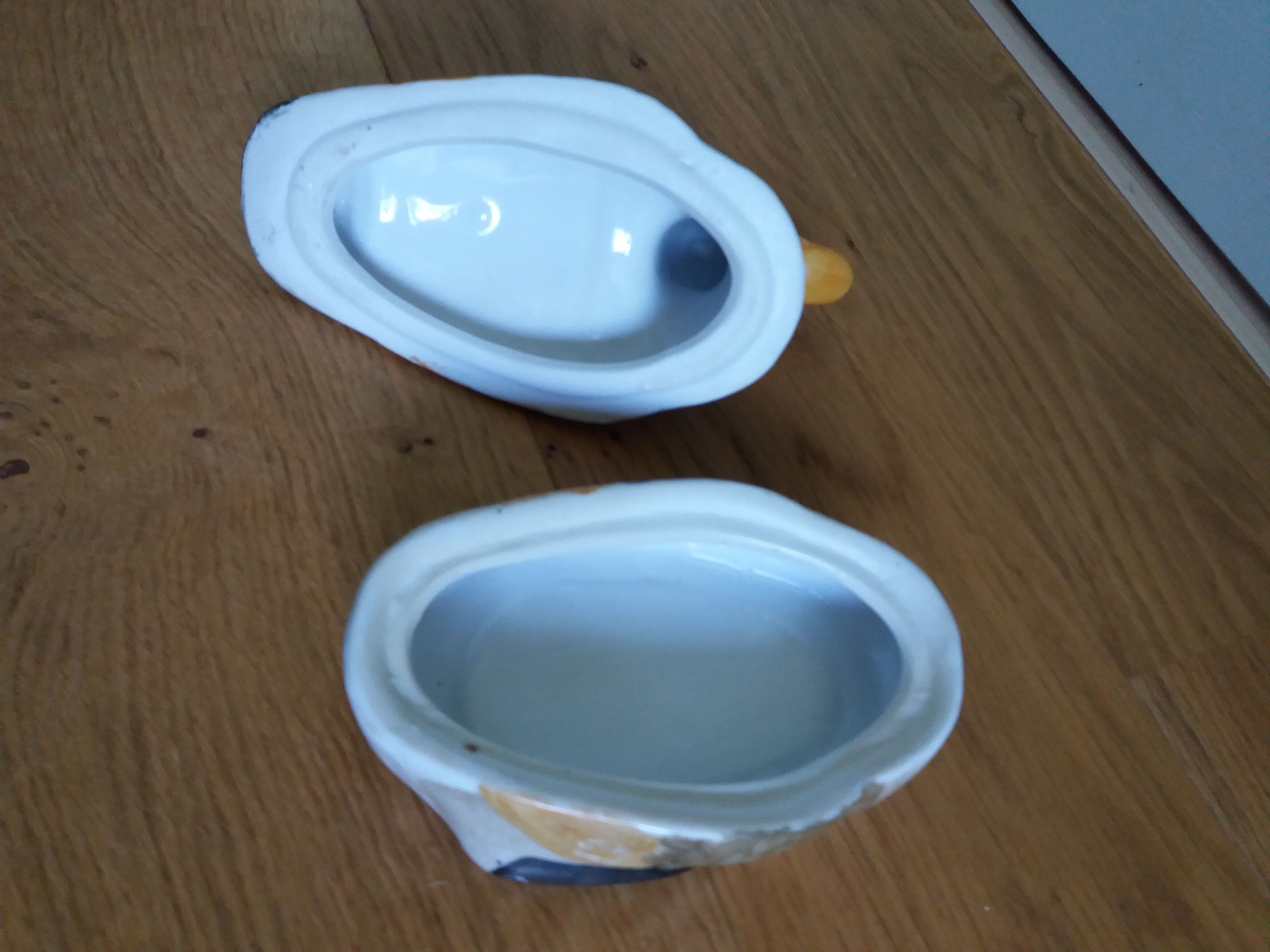 Duck empty-pocket ceramic slurry signed YR