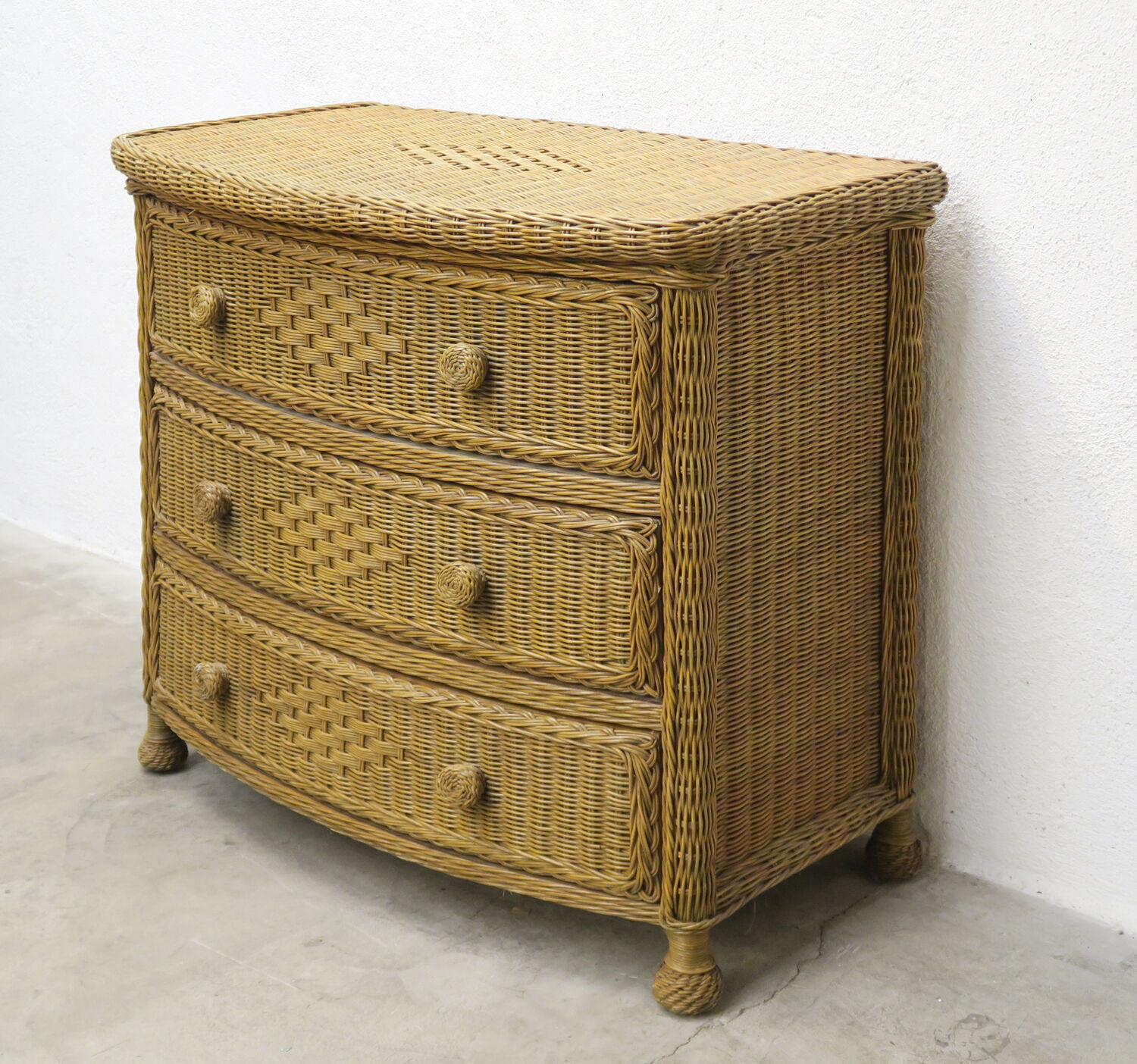 Chest of draweers  in braided rattan