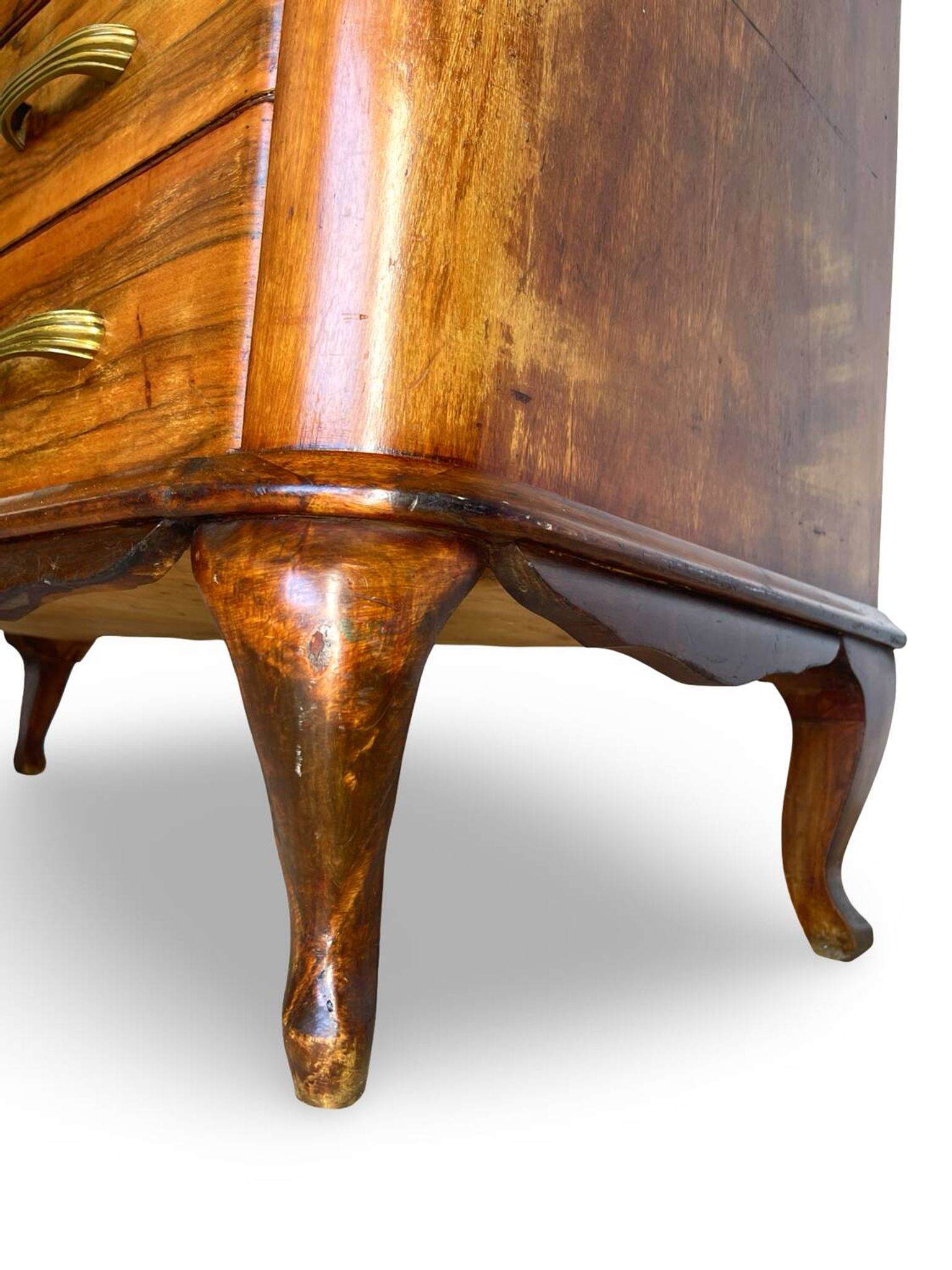 Italian art deco burl walnut chest of drawers, 1930s/1940s