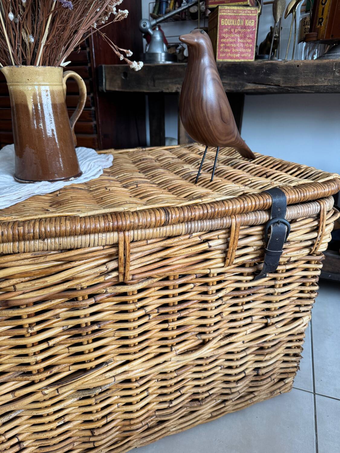 Malle en osier vintage