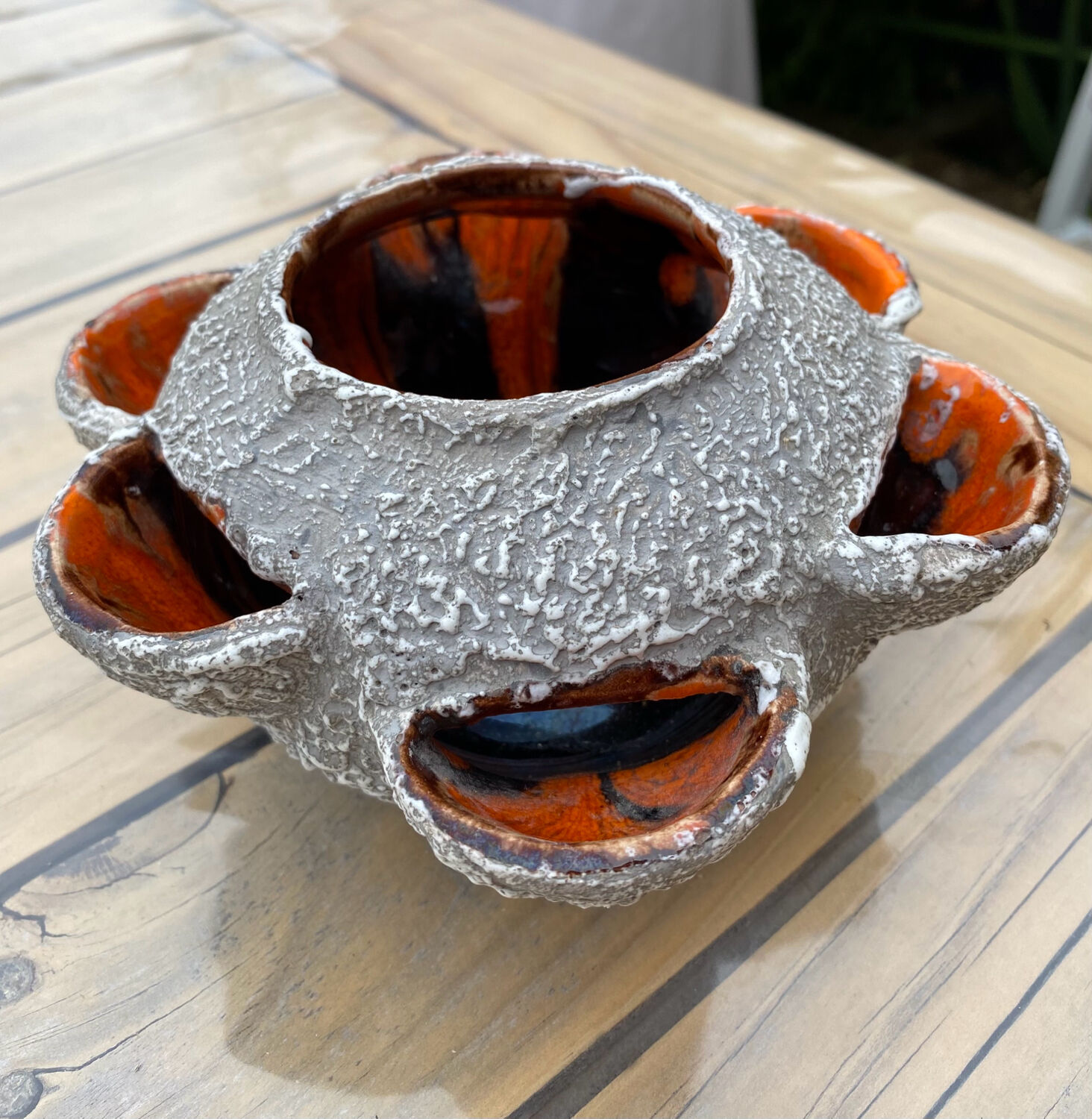 Vase for flower arrangements, fat lava.