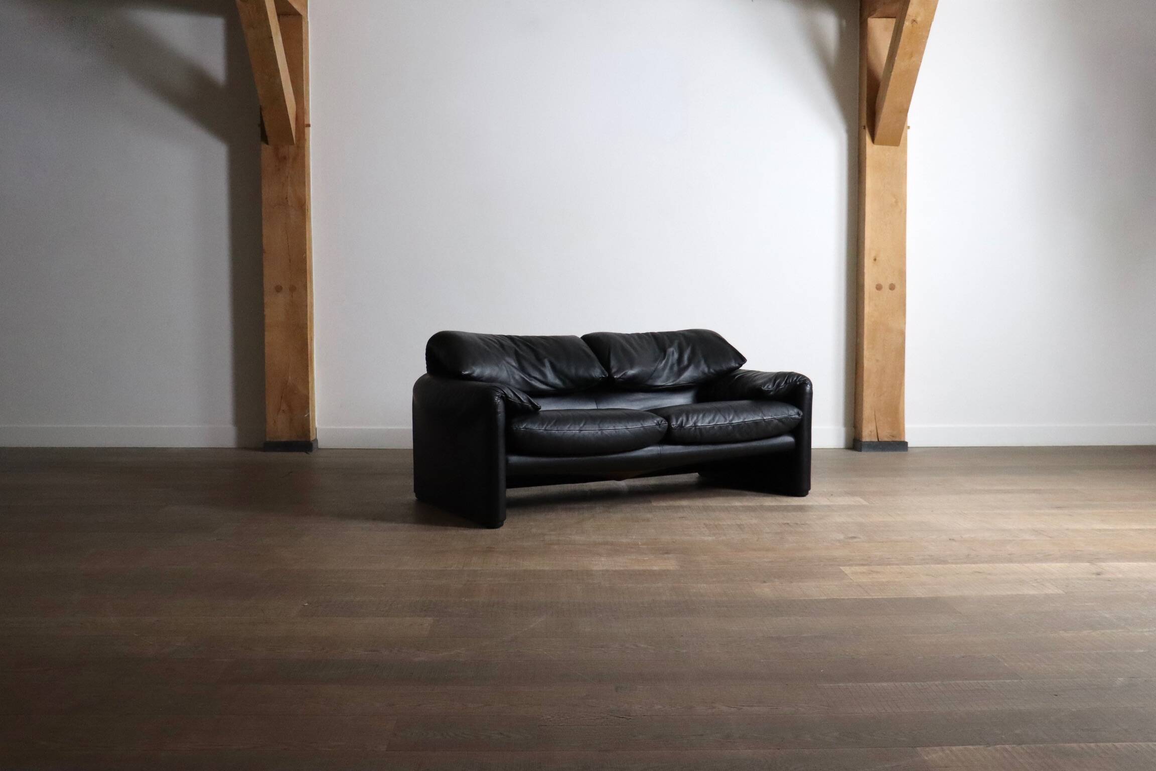 Cassina Maralunga Two Seater Sofa In Black Leather By Vico Magistretti 1970