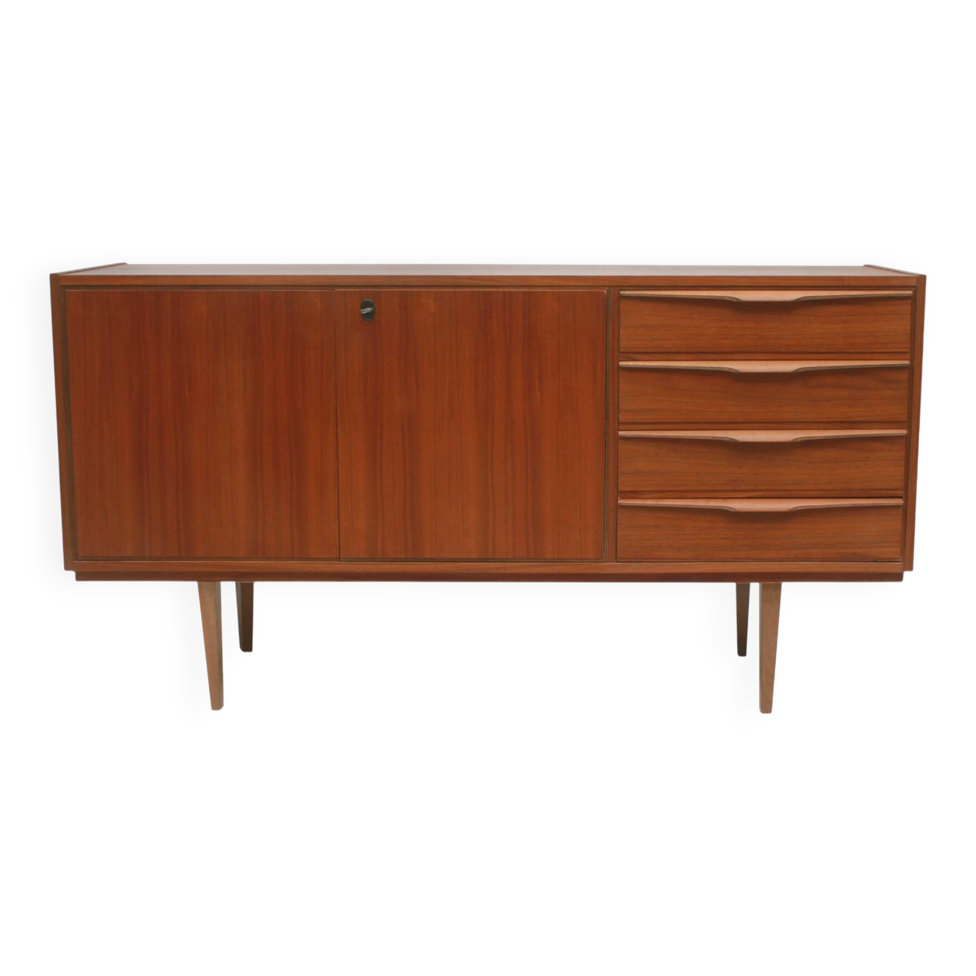 1960s sideboard in walnut with 4 drawers