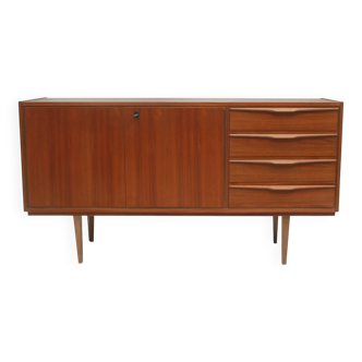 1960s sideboard in walnut with 4 drawers