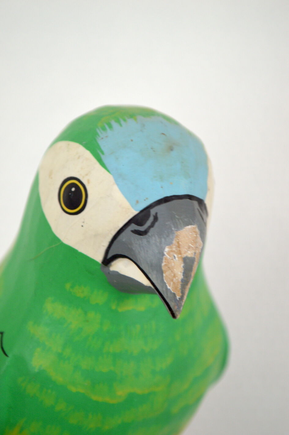 Wooden parrot to hang