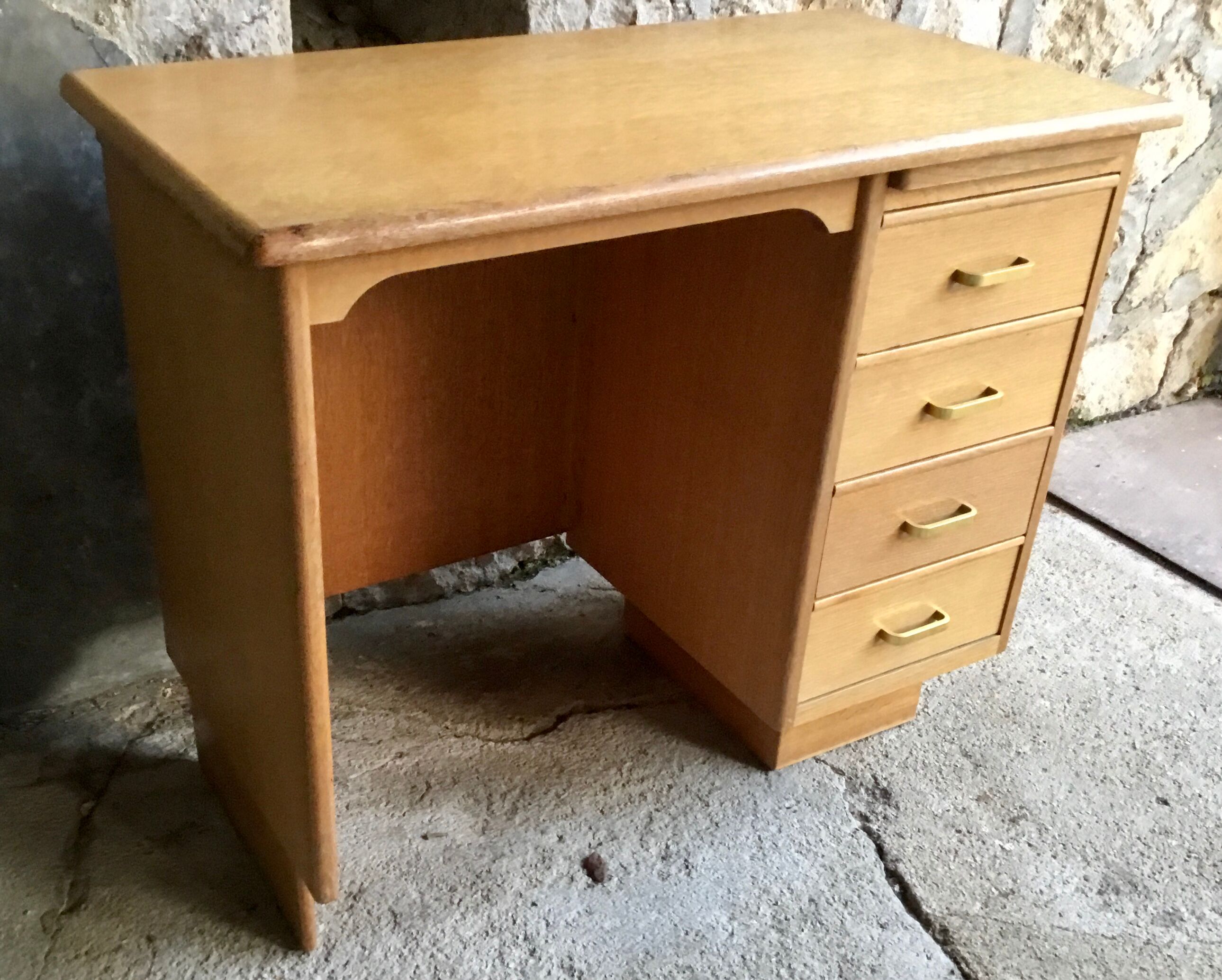 Vintage desk with retractable shelf and 4 drawers - 1960