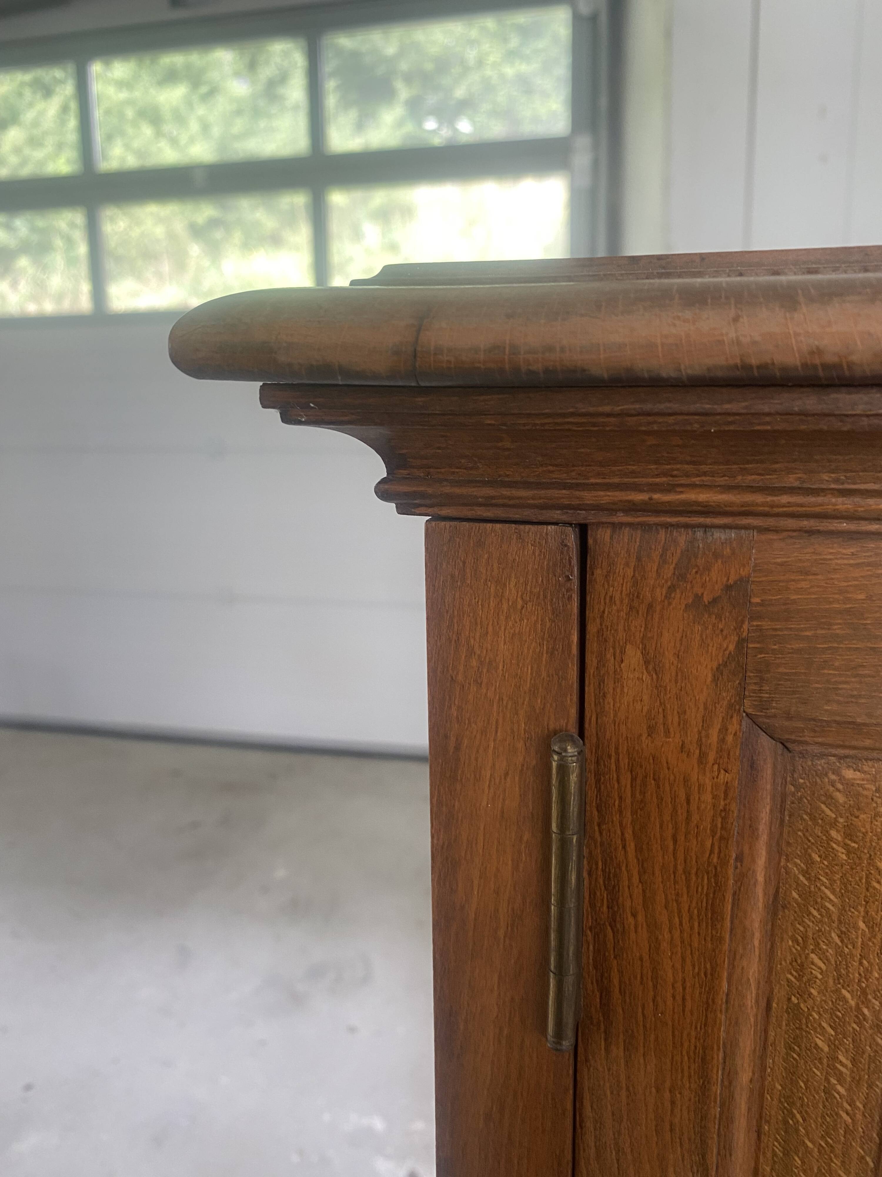 Vaisselier en bois fin