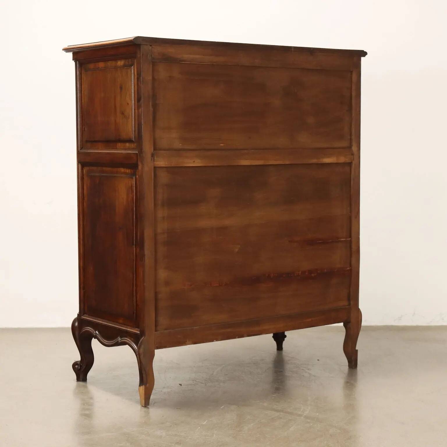 Antique Provençal-style walnut buffet, Piedmont, 20th century