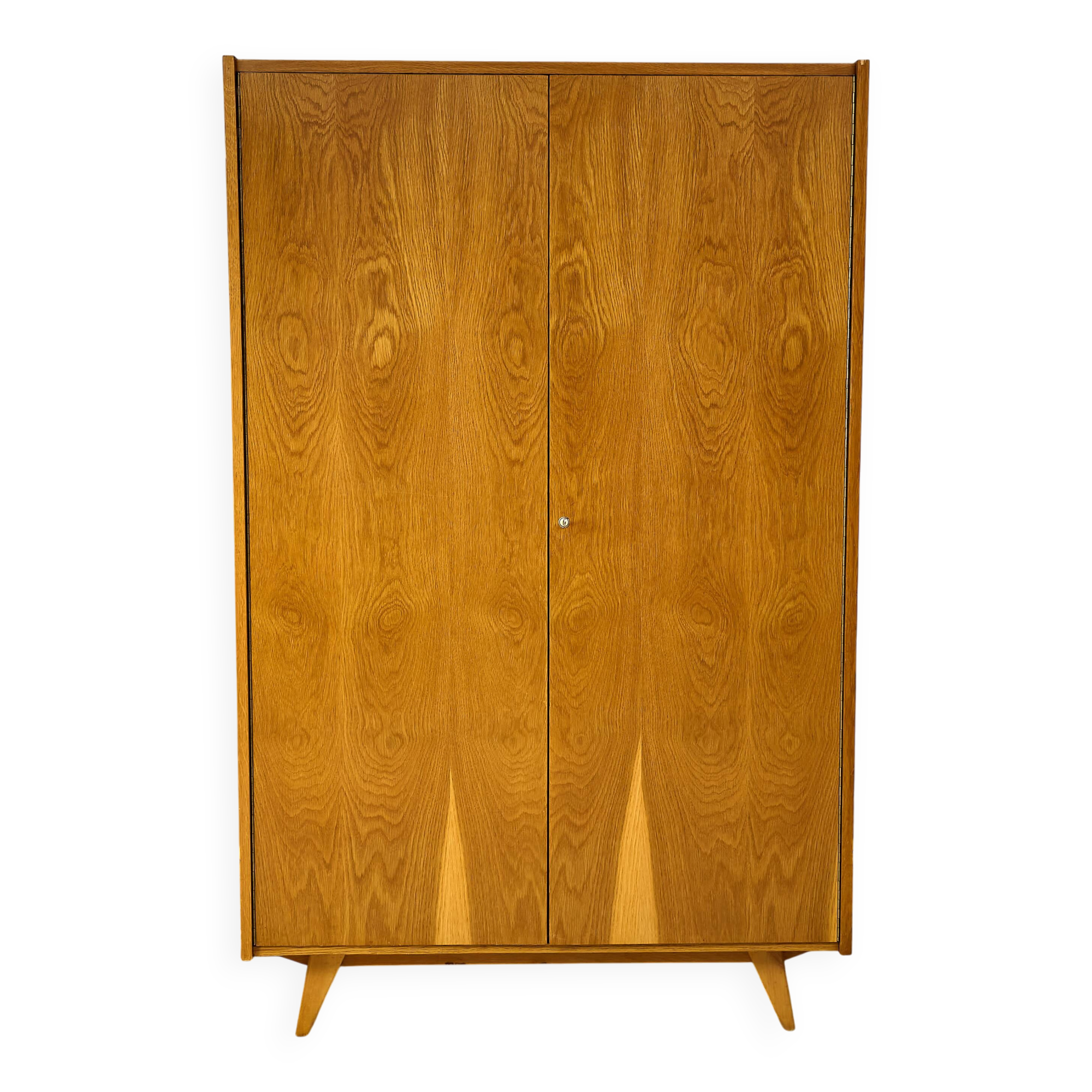 Armoire du milieu du siècle Jiroutek U486