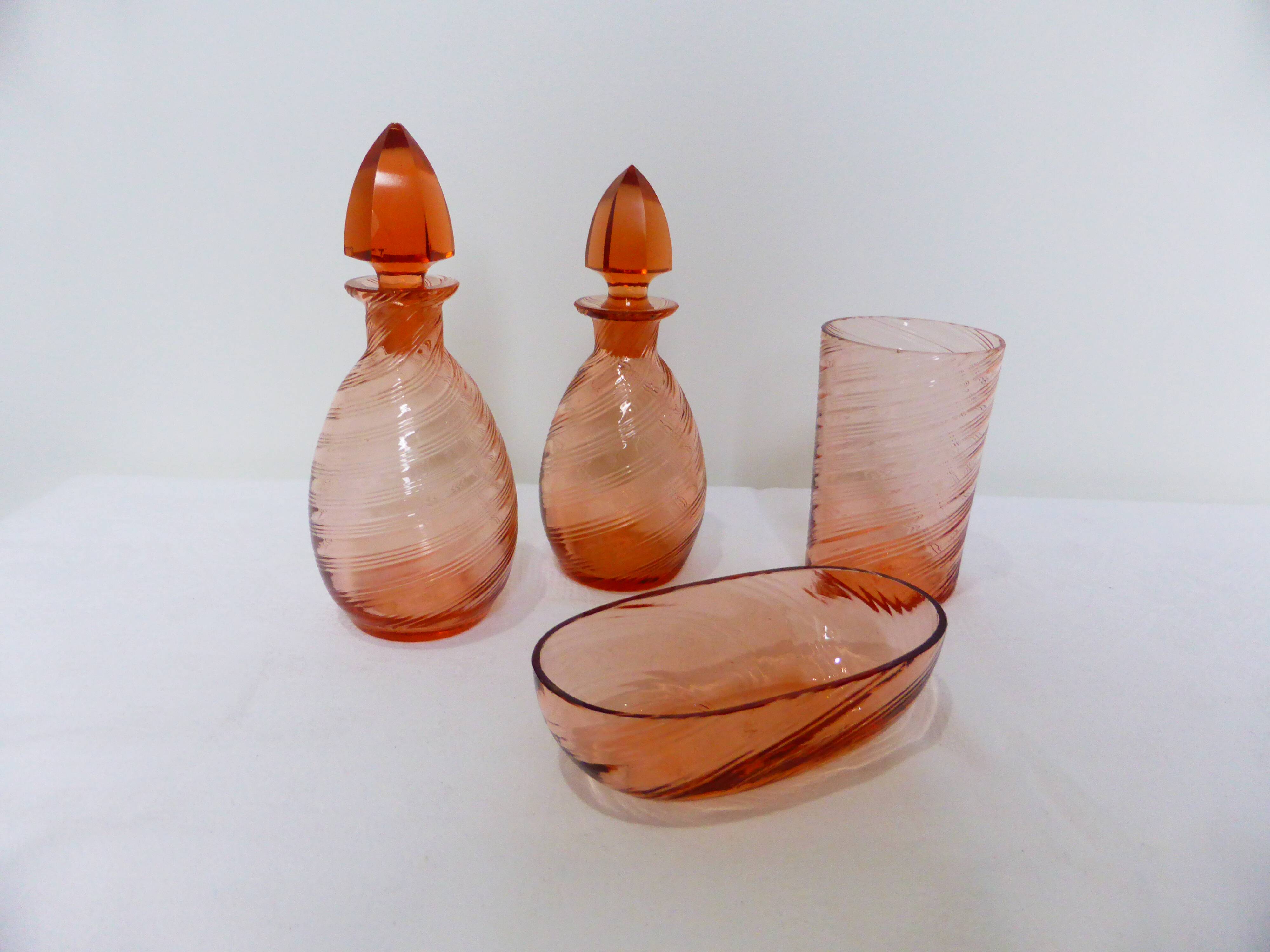 Nécessaire de toilette vintage en verre rose 201089
