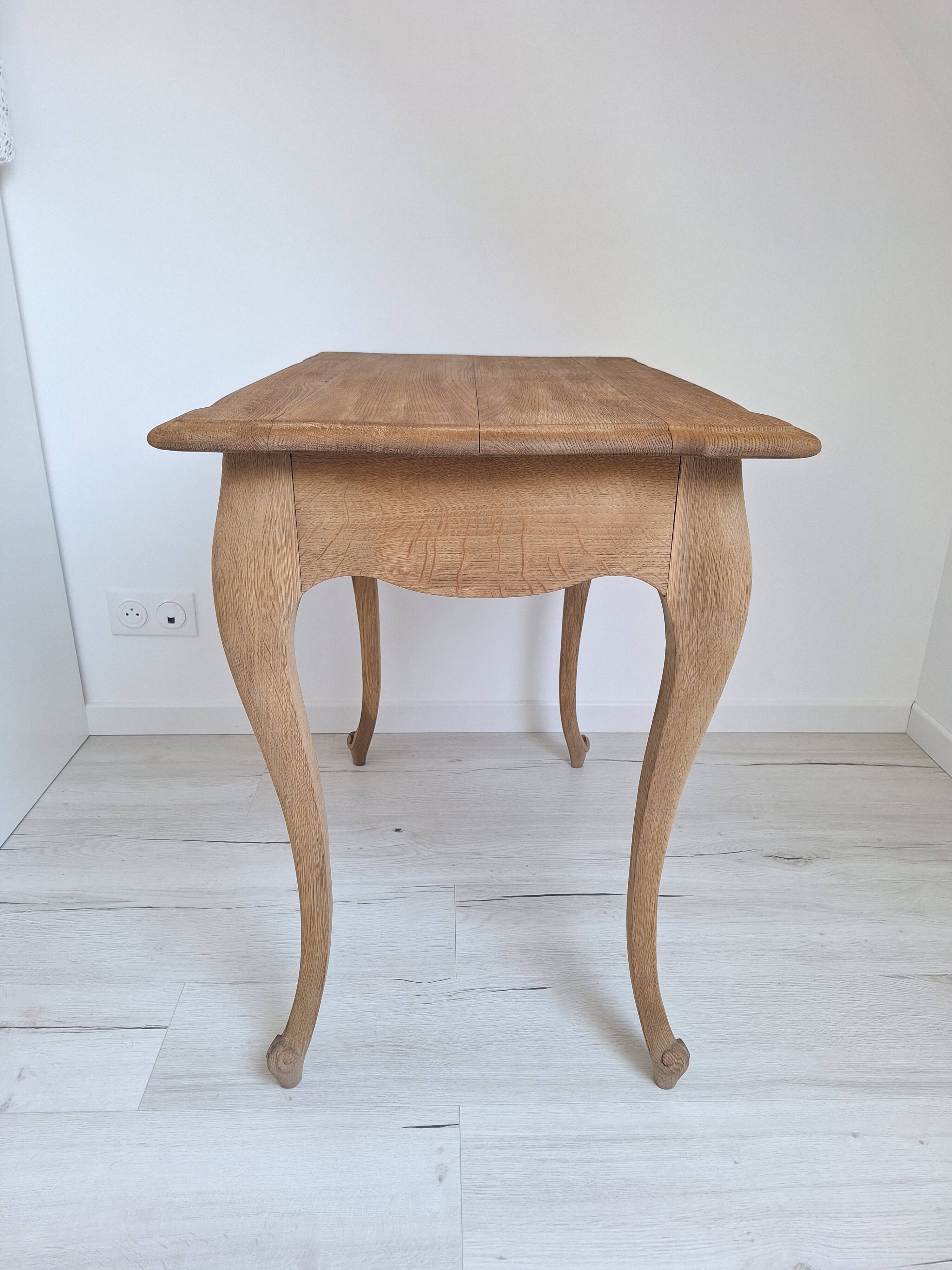 Occasional table, antique desk in solid oak in Louis XV style.