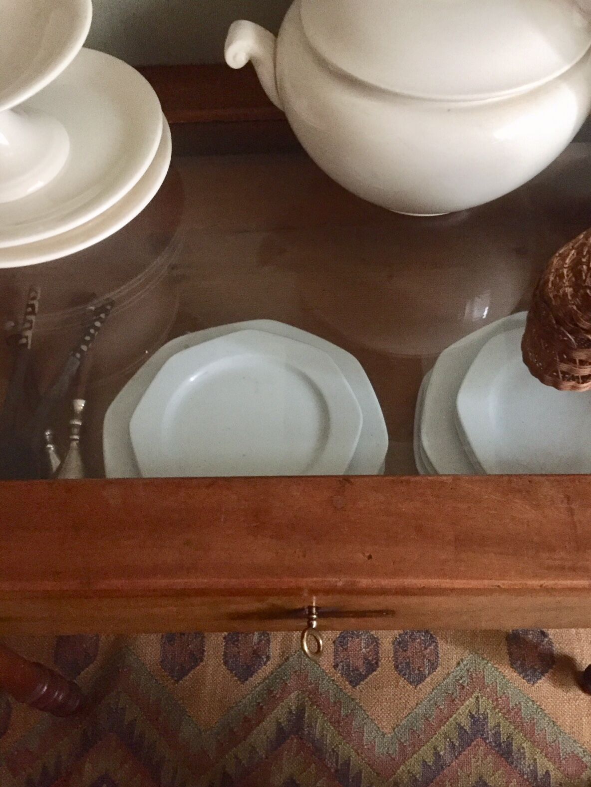 Business showcase table