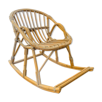 Rocking-chair corbeille en rotin, modèle enfant