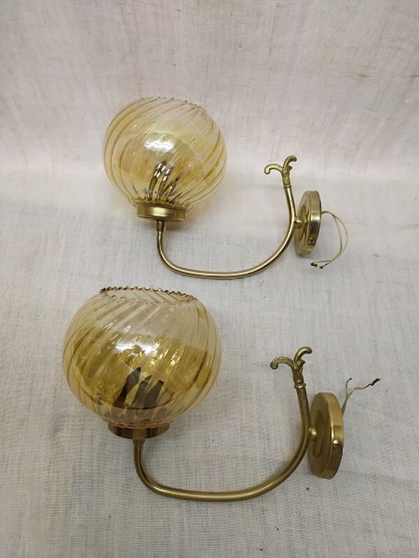 Appliques en laiton globe verre ambre ancienne vintage lot de 2