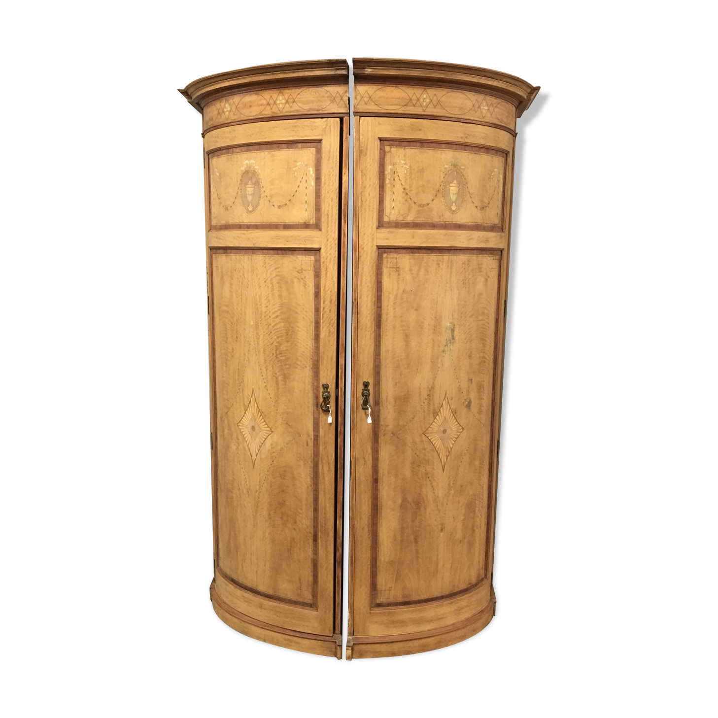 Pair of curved corners 19 eme