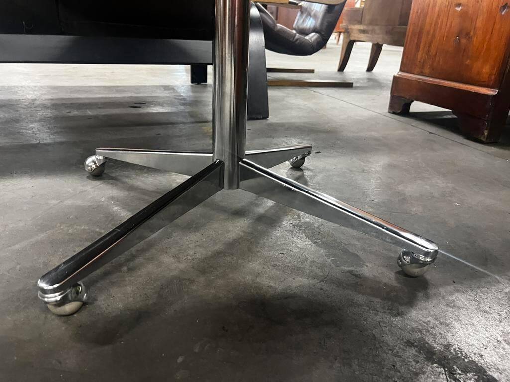Vintage sturdy coffee table / coffee table with solid top