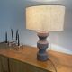 Lampe de table vintage en pierre sculptée grès