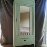 Parisien wardrobe 30 years