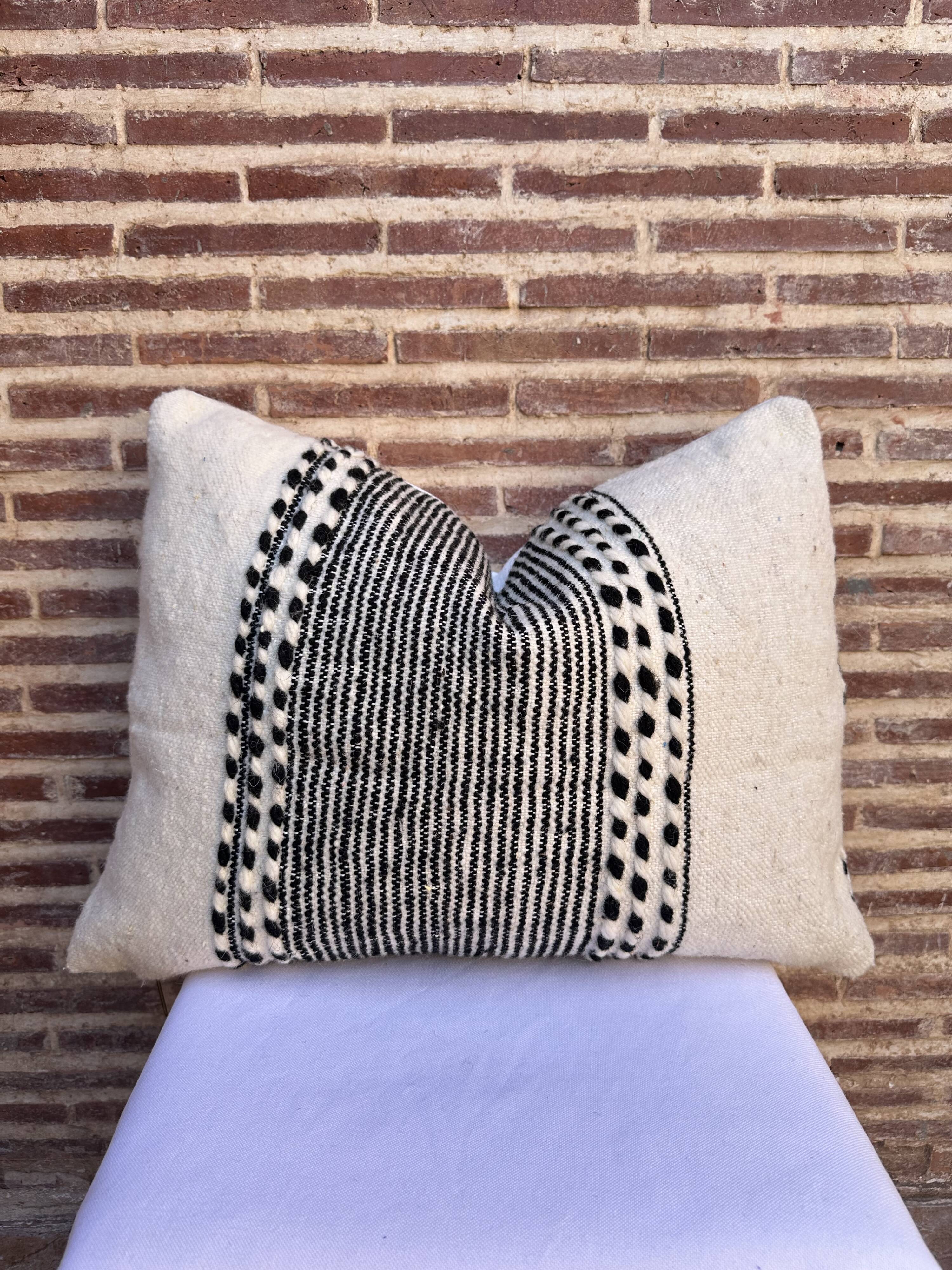 Zanfi rectangular Berber cushion cover - Handmade - 100% wool