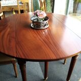 19th century round mahogany table