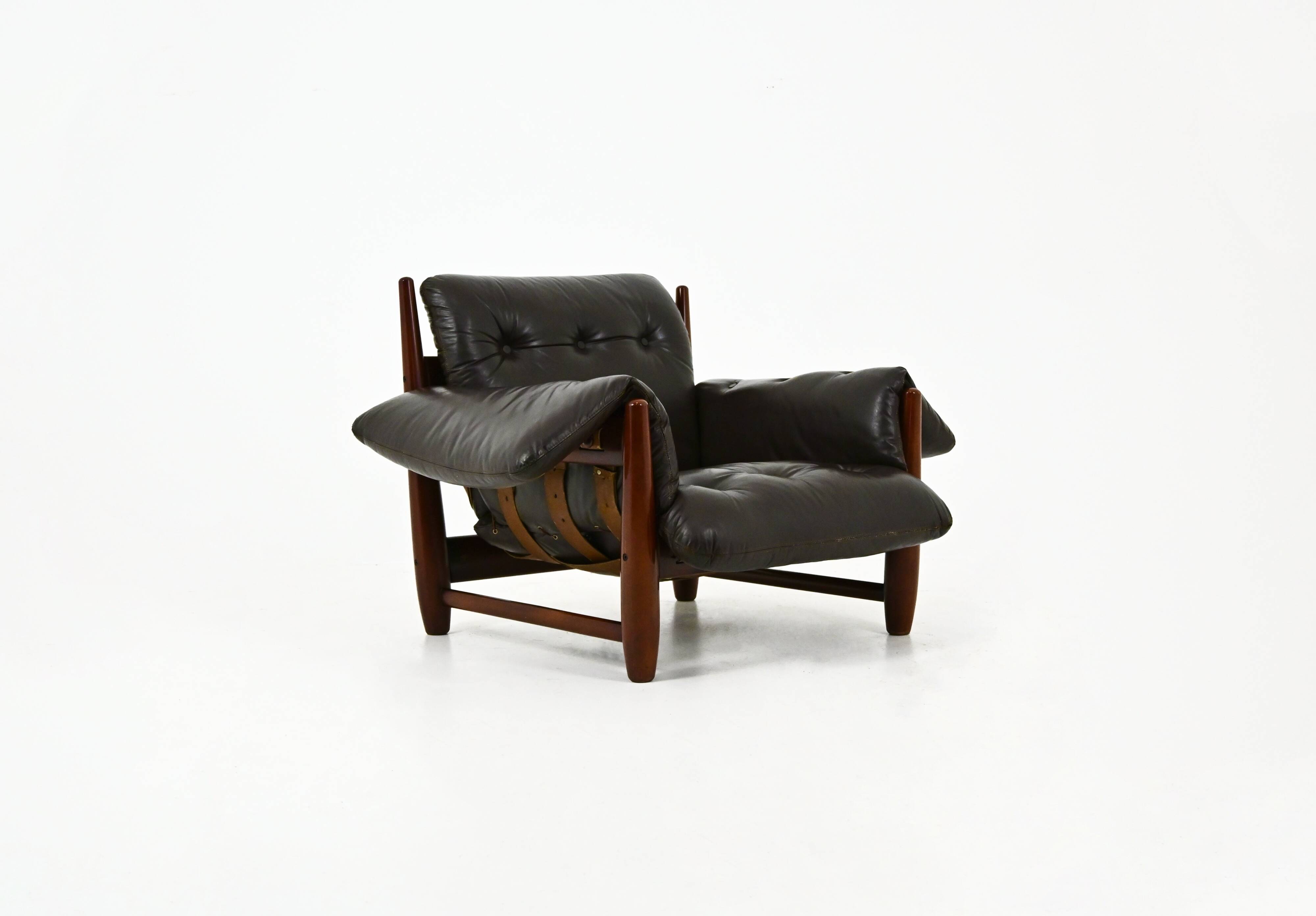 "Mole" armchair by Sergio Rodrigues for Oca, 1950s