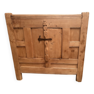 Old pantry in Pitch pine - early 20th century