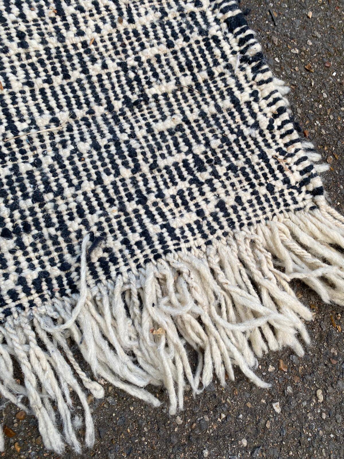Tapis Beni Ouarain laine fait main 200x300cm blanc et noir