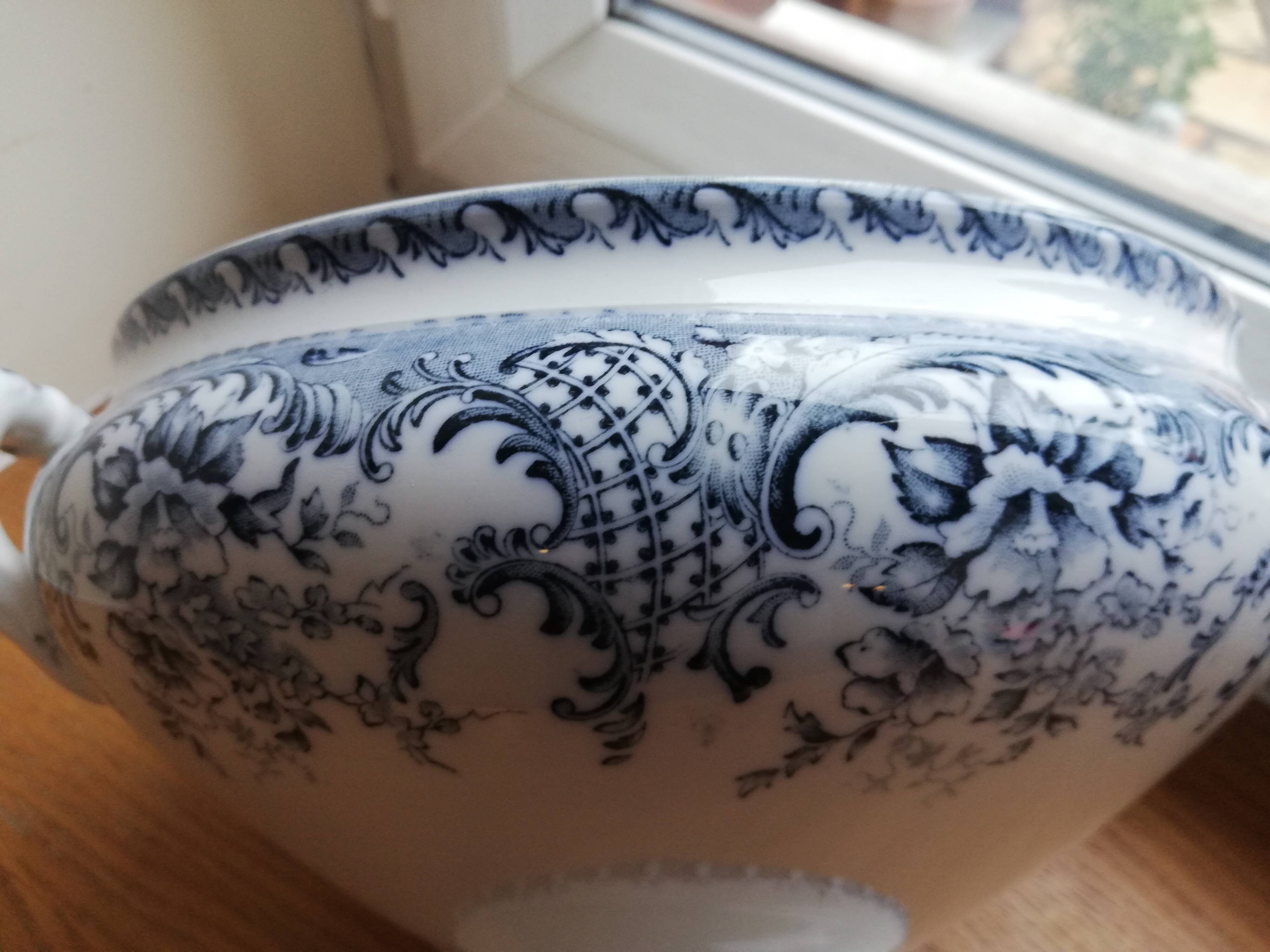 Iron earth salad bowl