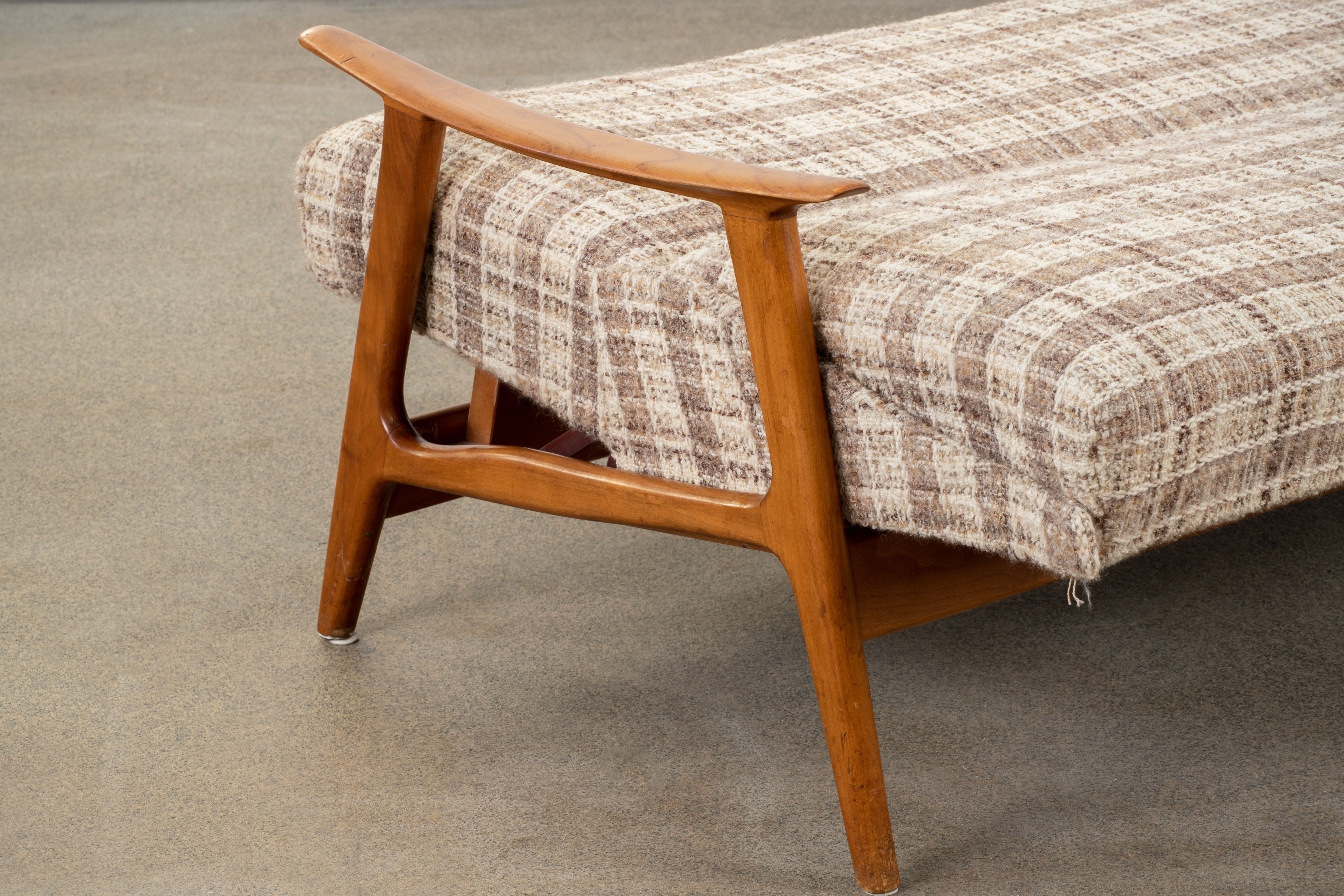 Scandinavian sofa 201 cm