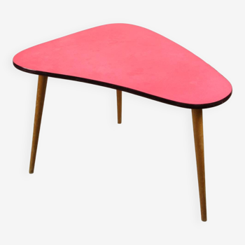 Table rouge ovale italienne du milieu du siècle