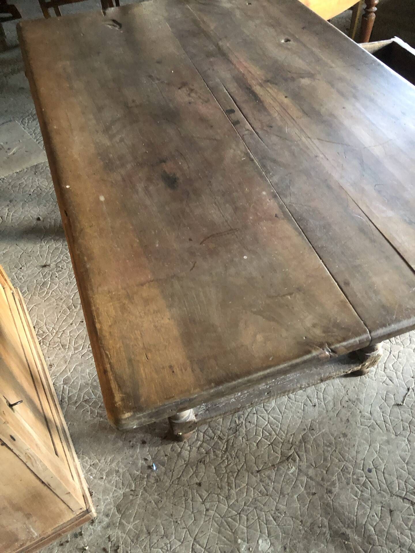 Farm table