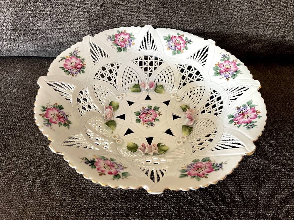 Fruit bowl crafted with floral decoration, Sumi, Romania, centrepiece decor.