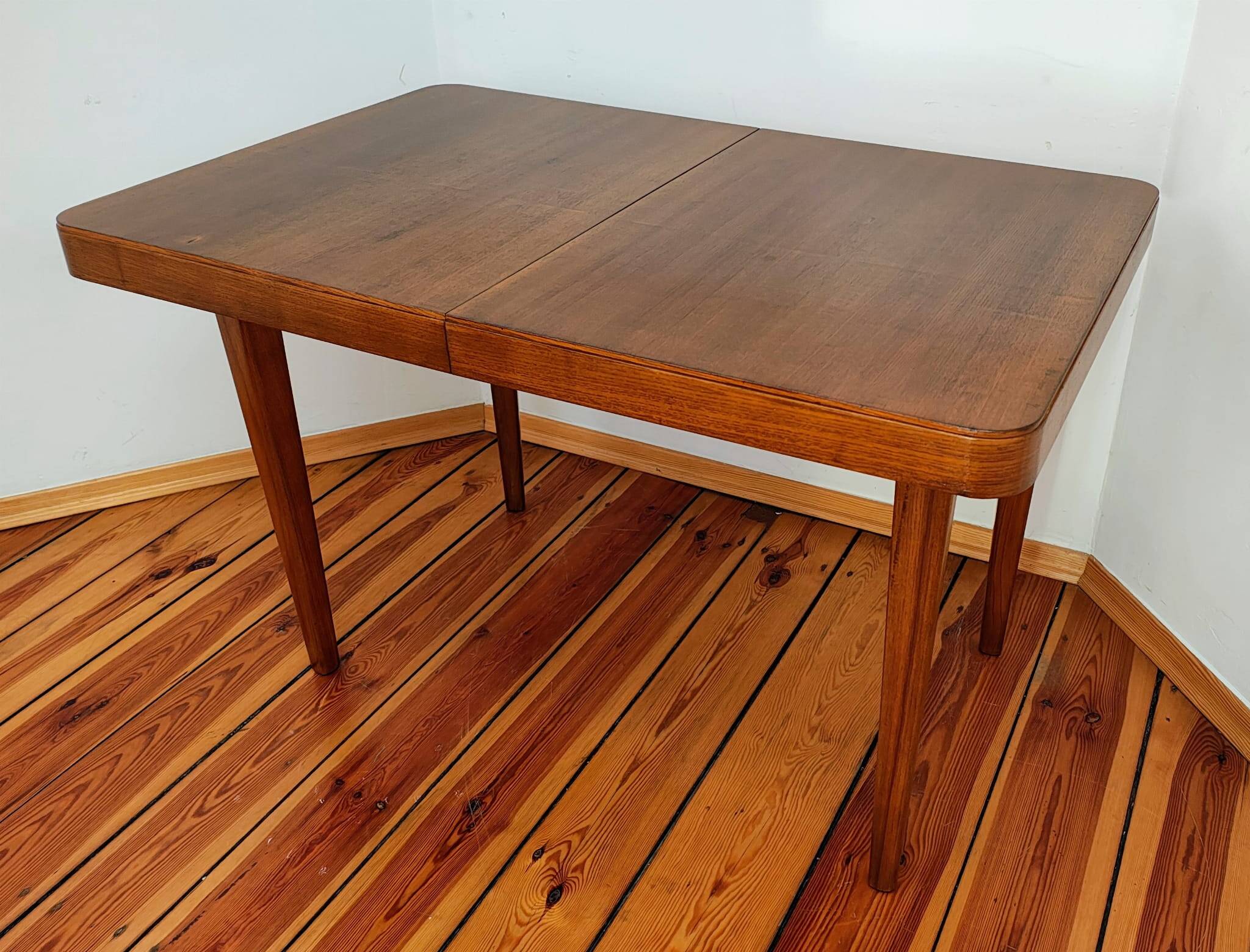 Czechoslovakian Extendable Table by J. Halabala for Jitona, 1960s