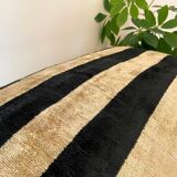 Cushion Ikat velvet black cream