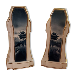 Une paire de vases porcelaire
