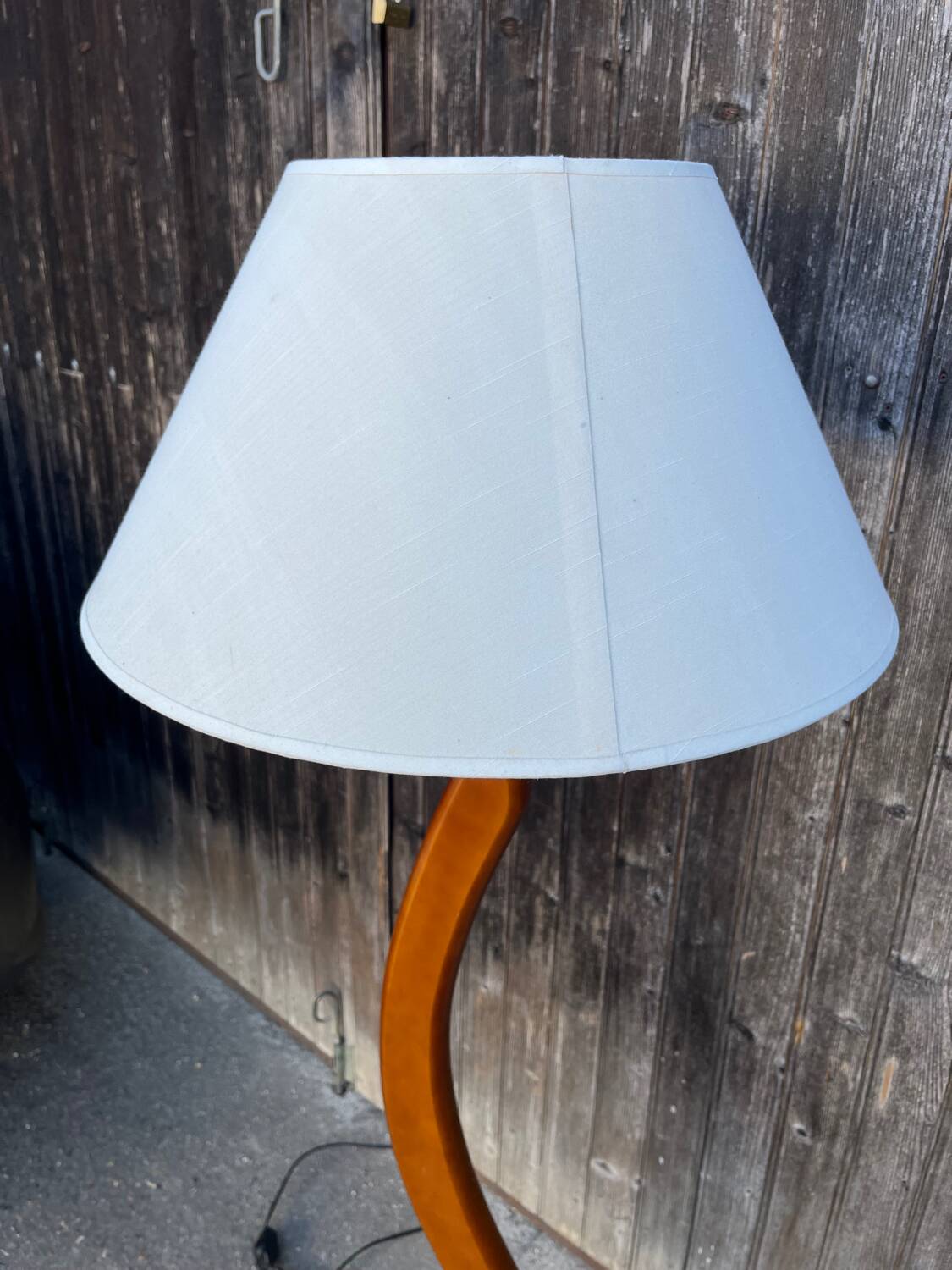 Lampadaire courbé style scandinave