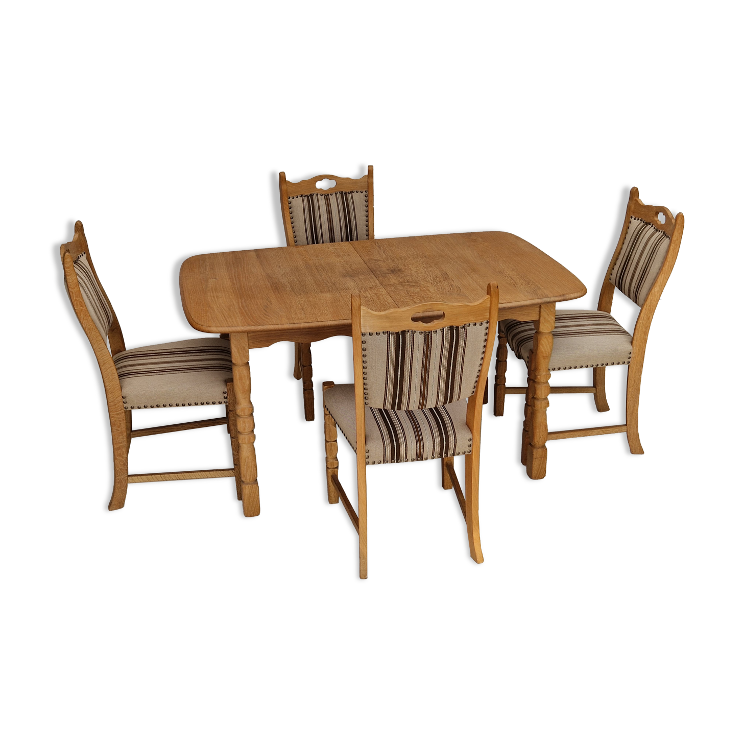 Danish dinning set of table and four chairs in oak and wool.