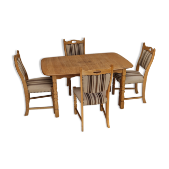 Danish dinning set of table and four chairs in oak and wool.