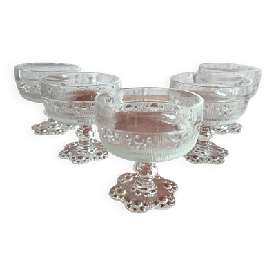5 coupes vintage à pied pour cocktails glaces